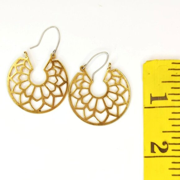 Vintage Boho Mandala Cutout Gold-Tone Hoop Earrings - Picture 3 of 3
